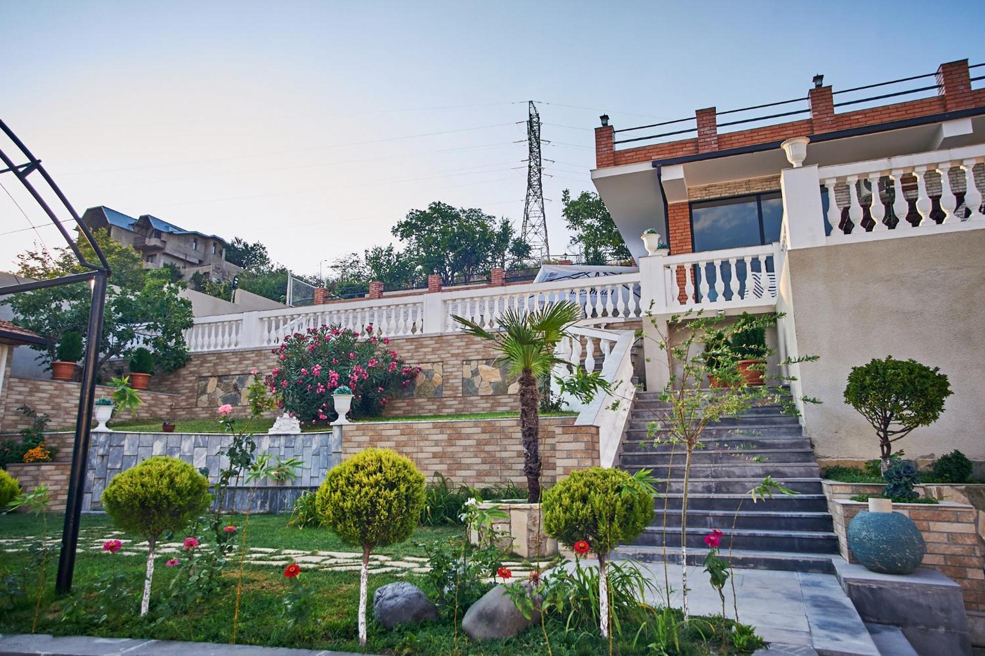 The Hilltop Skyline Hotel Tbilisi Exteriér fotografie